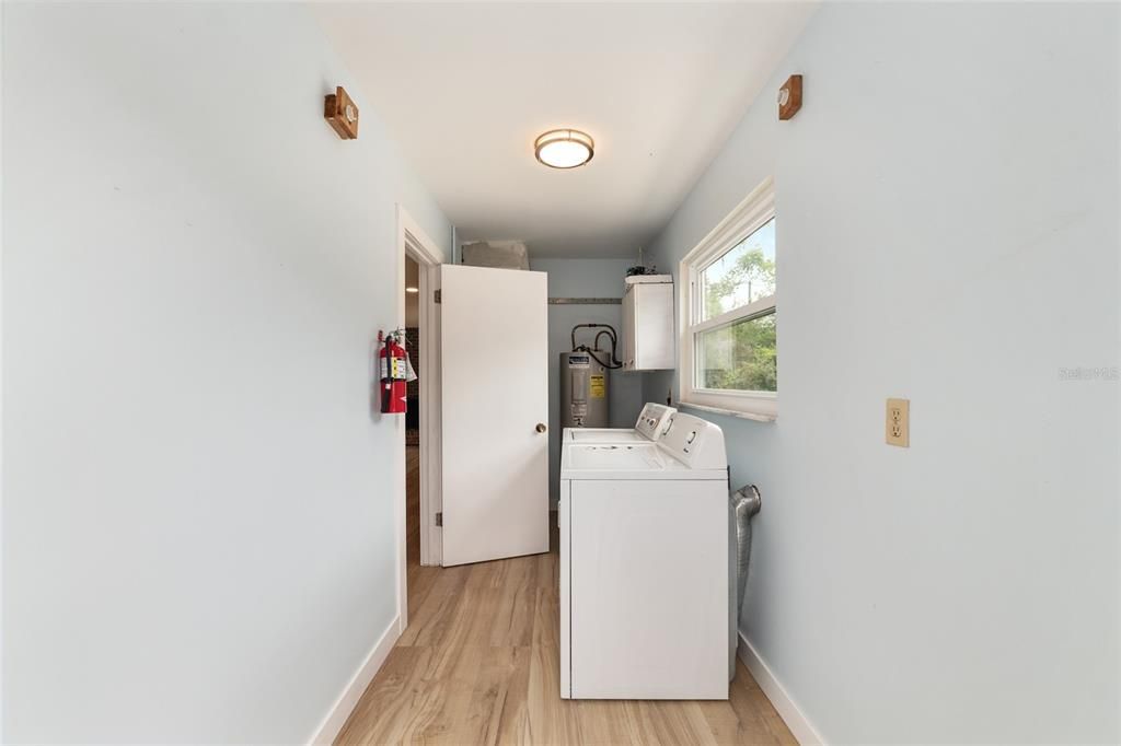 Active With Contract: $369,900 (3 beds, 2 baths, 1242 Square Feet)
