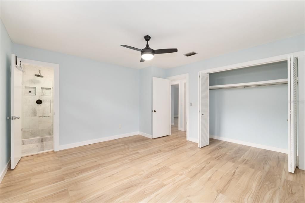 Active With Contract: $369,900 (3 beds, 2 baths, 1242 Square Feet)
