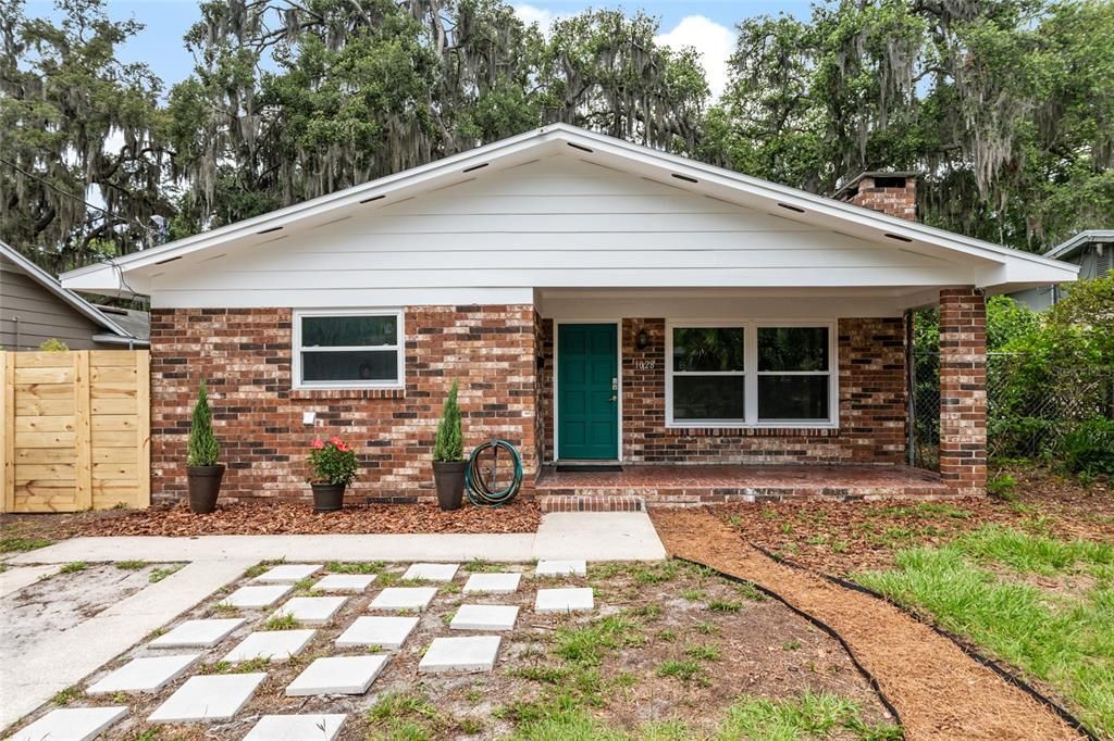 Active With Contract: $369,900 (3 beds, 2 baths, 1242 Square Feet)