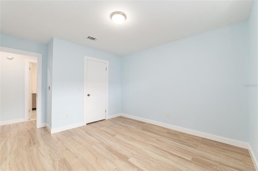 Active With Contract: $369,900 (3 beds, 2 baths, 1242 Square Feet)