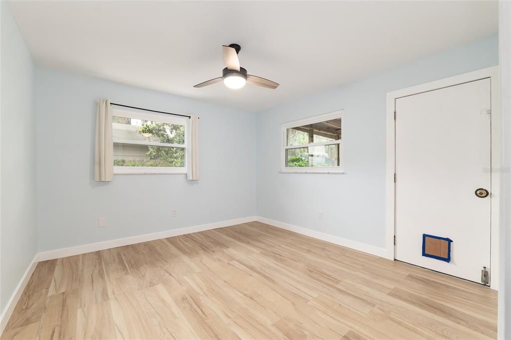 Active With Contract: $369,900 (3 beds, 2 baths, 1242 Square Feet)
