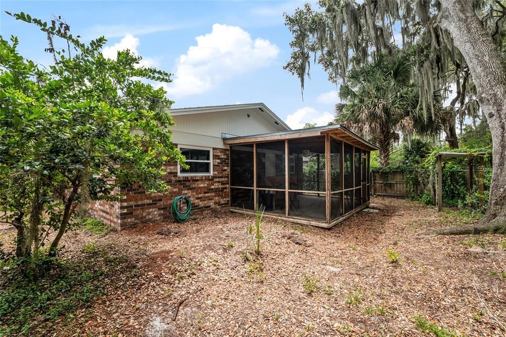 Active With Contract: $369,900 (3 beds, 2 baths, 1242 Square Feet)