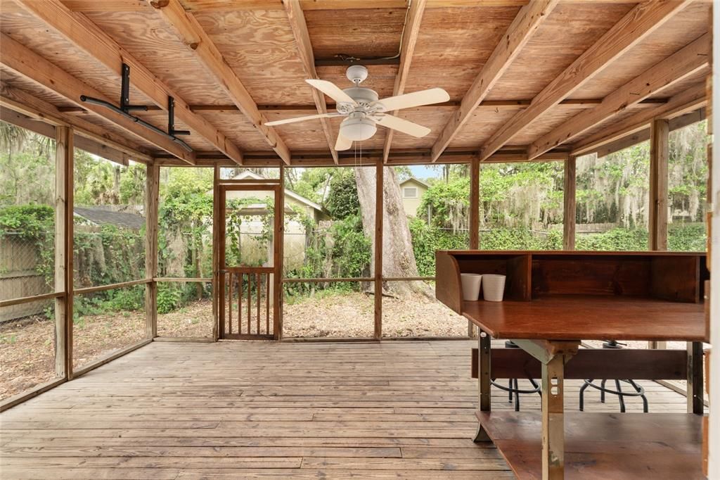 Active With Contract: $369,900 (3 beds, 2 baths, 1242 Square Feet)