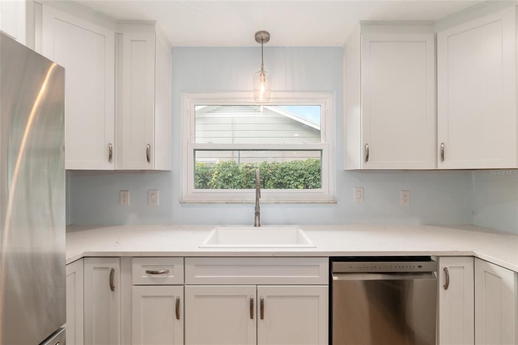 Active With Contract: $369,900 (3 beds, 2 baths, 1242 Square Feet)