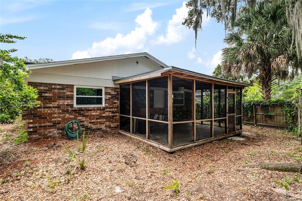 Active With Contract: $369,900 (3 beds, 2 baths, 1242 Square Feet)