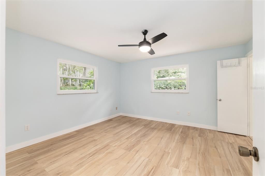 Active With Contract: $369,900 (3 beds, 2 baths, 1242 Square Feet)