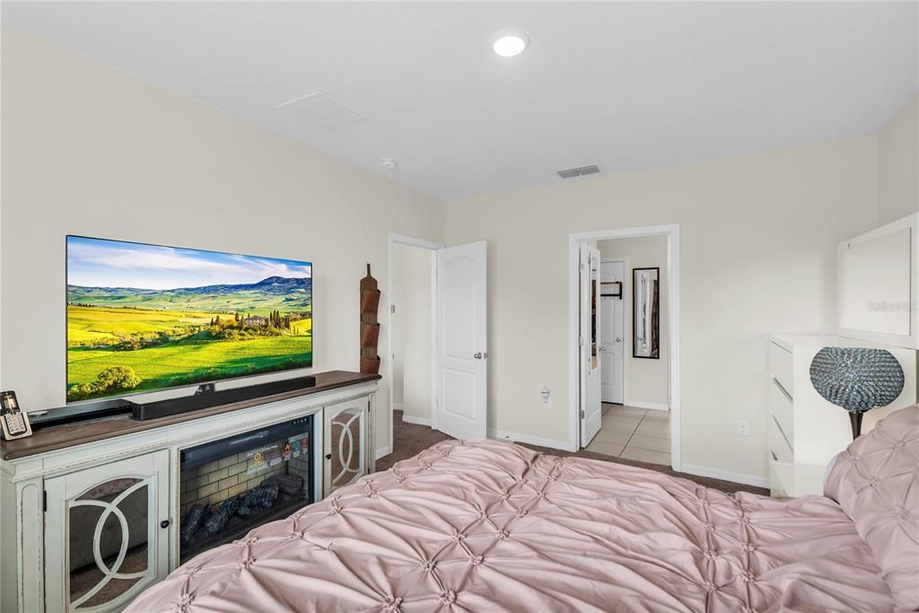 For Sale: $349,900 (4 beds, 2 baths, 1851 Square Feet)