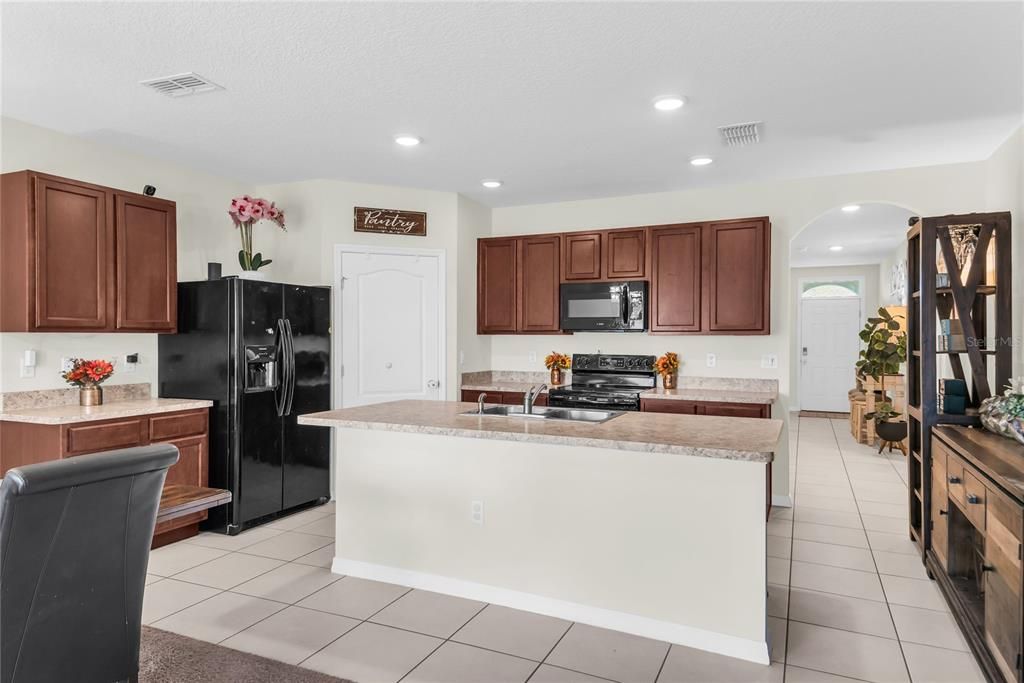 For Sale: $349,900 (4 beds, 2 baths, 1851 Square Feet)