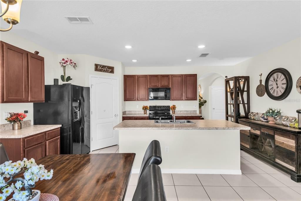 For Sale: $349,900 (4 beds, 2 baths, 1851 Square Feet)
