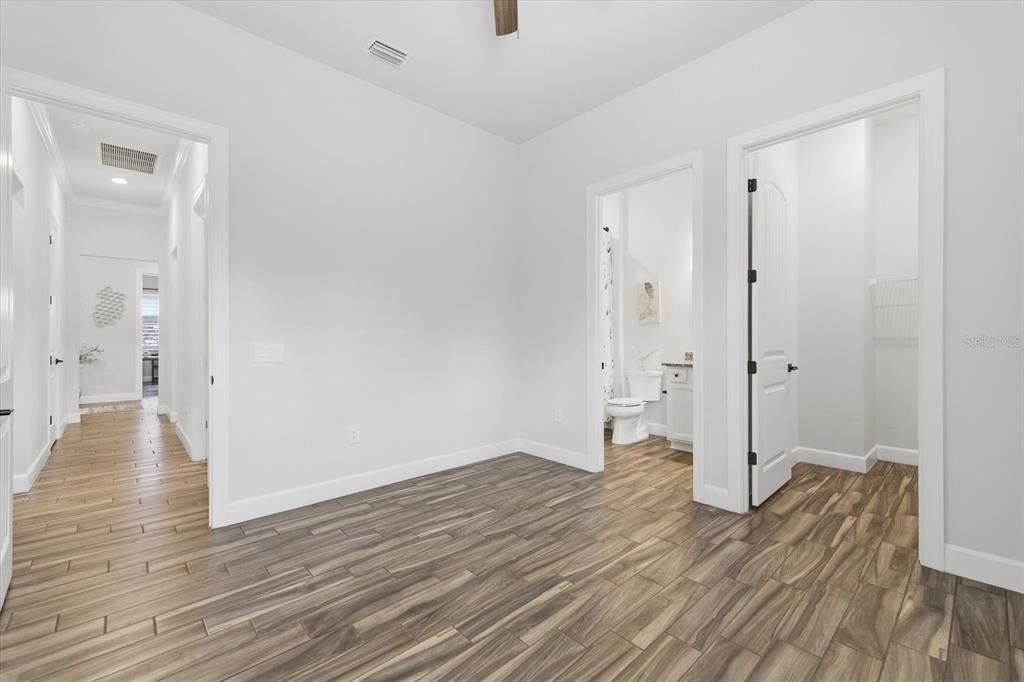 For Sale: $999,000 (3 beds, 3 baths, 2875 Square Feet)