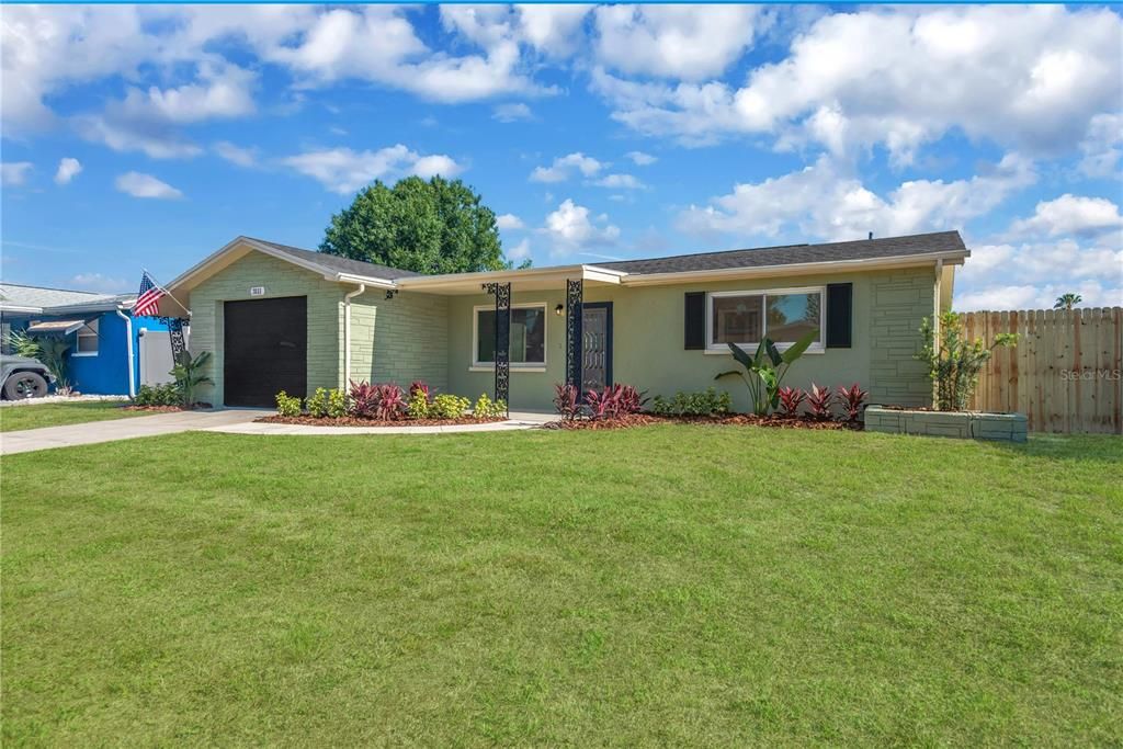 For Sale: $279,900 (3 beds, 2 baths, 1156 Square Feet)