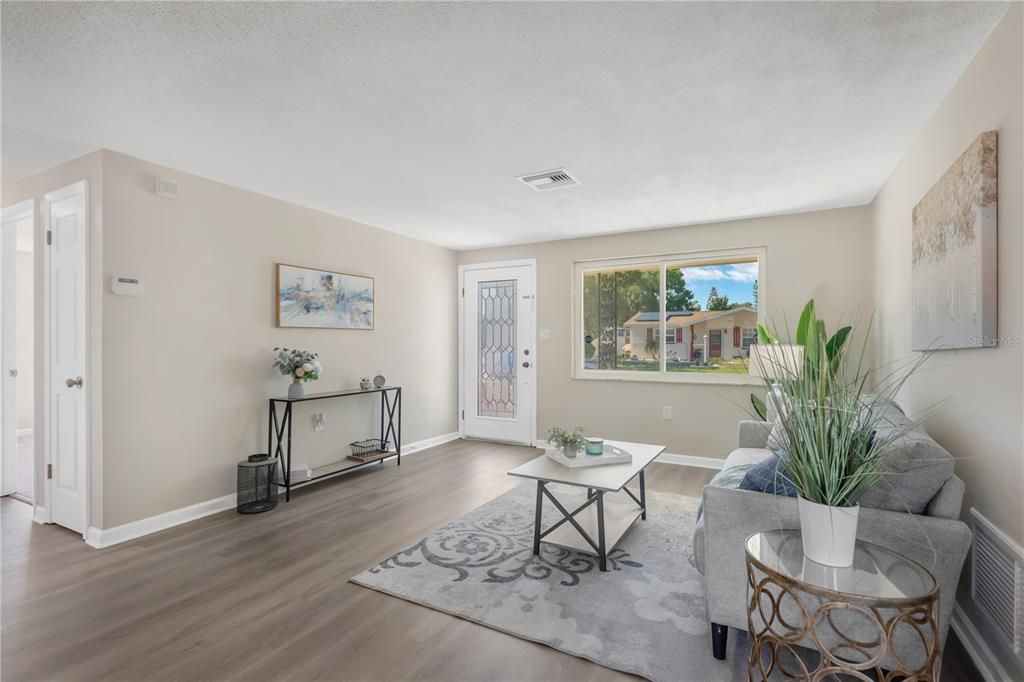 For Sale: $279,900 (3 beds, 2 baths, 1156 Square Feet)