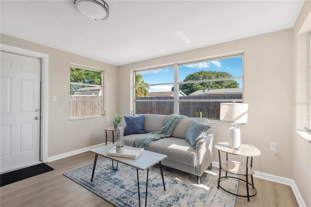 For Sale: $279,900 (3 beds, 2 baths, 1156 Square Feet)