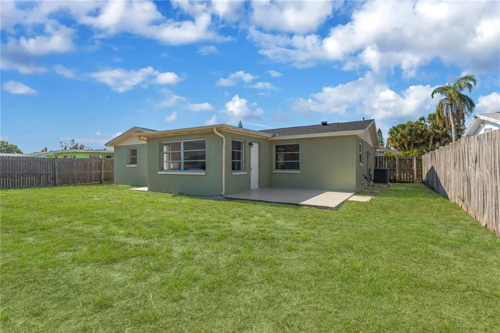 For Sale: $279,900 (3 beds, 2 baths, 1156 Square Feet)