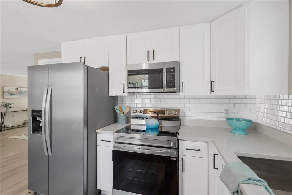 For Sale: $279,900 (3 beds, 2 baths, 1156 Square Feet)