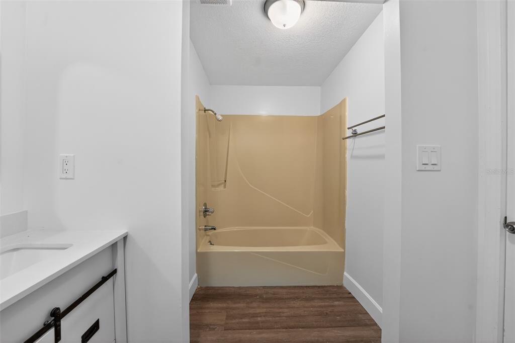 For Sale: $269,000 (3 beds, 2 baths, 1665 Square Feet)