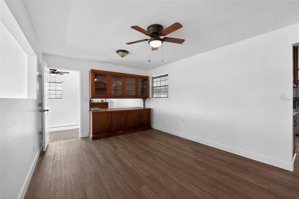 For Sale: $269,000 (3 beds, 2 baths, 1665 Square Feet)
