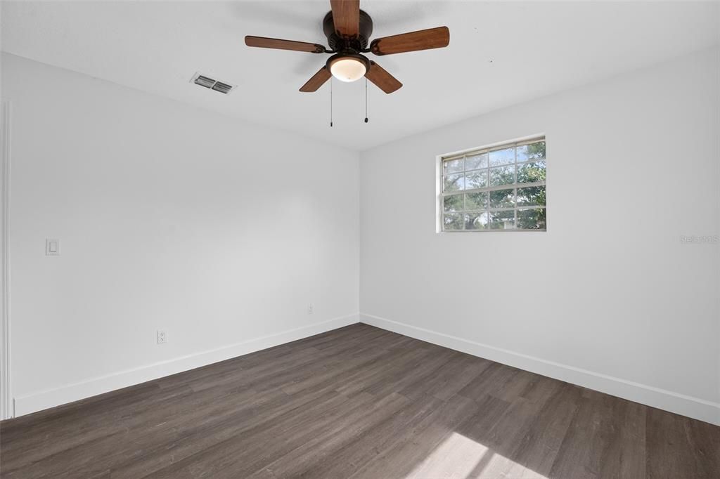For Sale: $269,000 (3 beds, 2 baths, 1665 Square Feet)