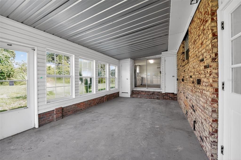 For Sale: $269,000 (3 beds, 2 baths, 1665 Square Feet)