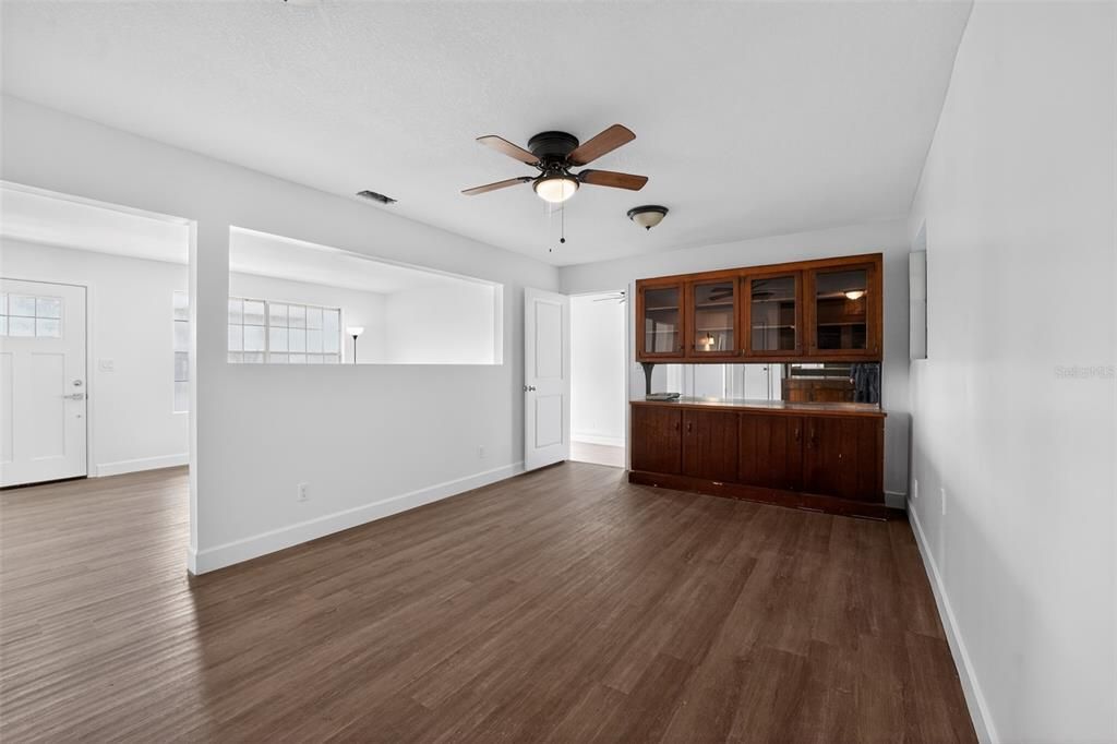 For Sale: $269,000 (3 beds, 2 baths, 1665 Square Feet)