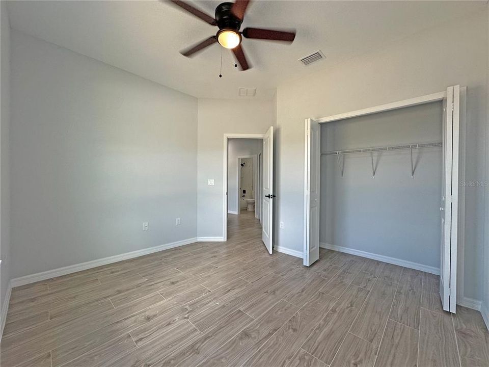 На продажу: $345,000 (4 спален, 2 ванн, 1744 Квадратных фут)