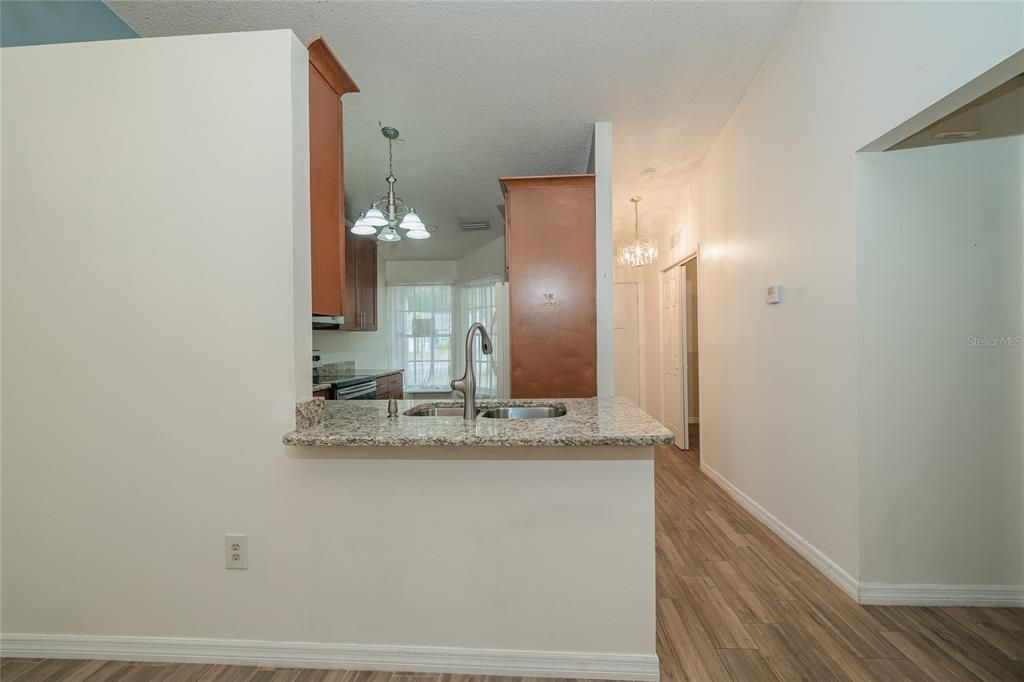 Activo con contrato: $230,000 (2 camas, 2 baños, 976 Pies cuadrados)