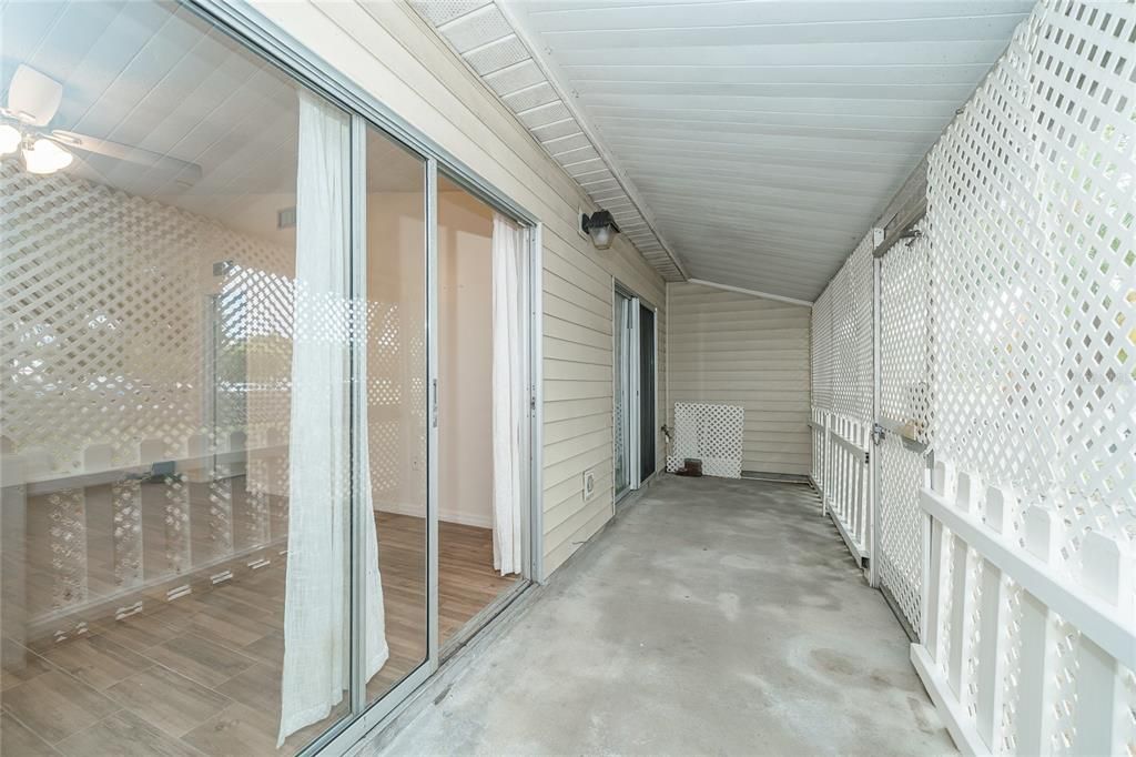Activo con contrato: $230,000 (2 camas, 2 baños, 976 Pies cuadrados)