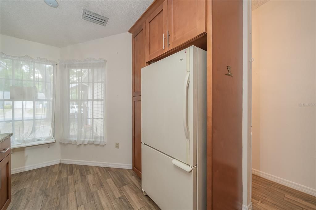 Activo con contrato: $230,000 (2 camas, 2 baños, 976 Pies cuadrados)