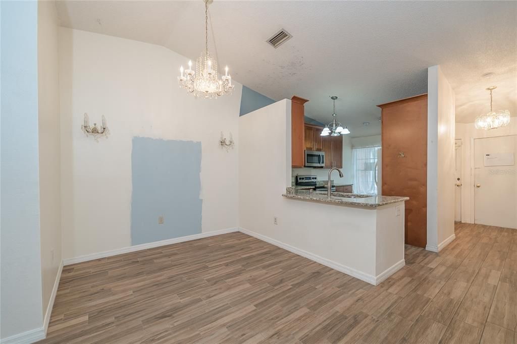 Activo con contrato: $230,000 (2 camas, 2 baños, 976 Pies cuadrados)
