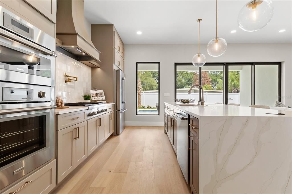 En Venta: $1,590,000 (5 camas, 4 baños, 3358 Pies cuadrados)