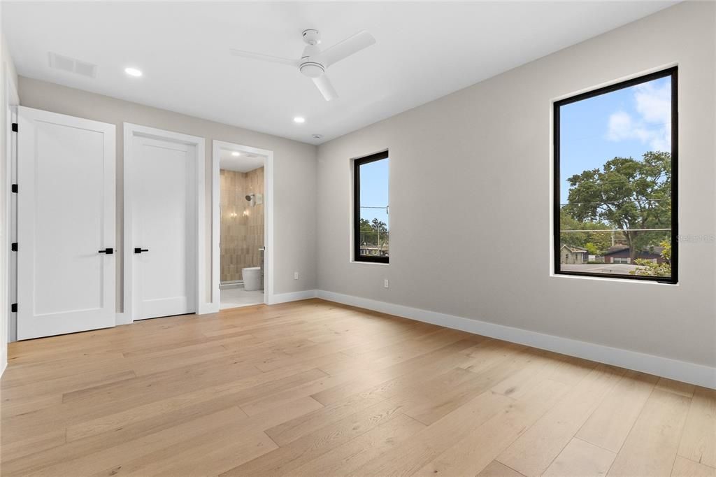 En Venta: $1,590,000 (5 camas, 4 baños, 3358 Pies cuadrados)