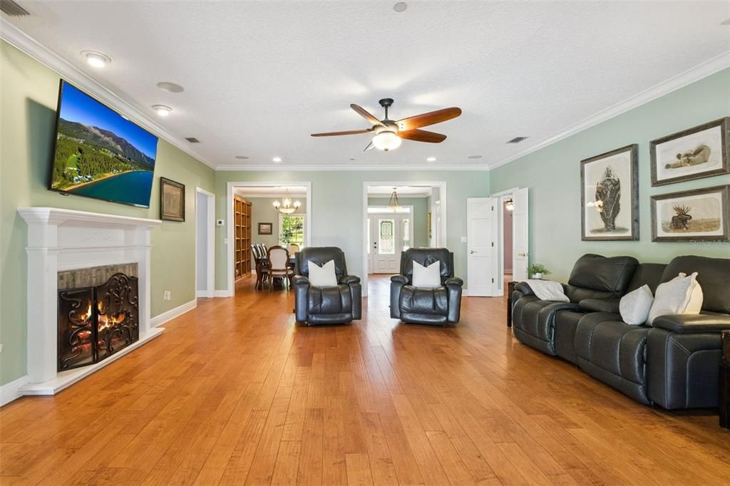 For Sale: $1,095,000 (4 beds, 3 baths, 3414 Square Feet)
