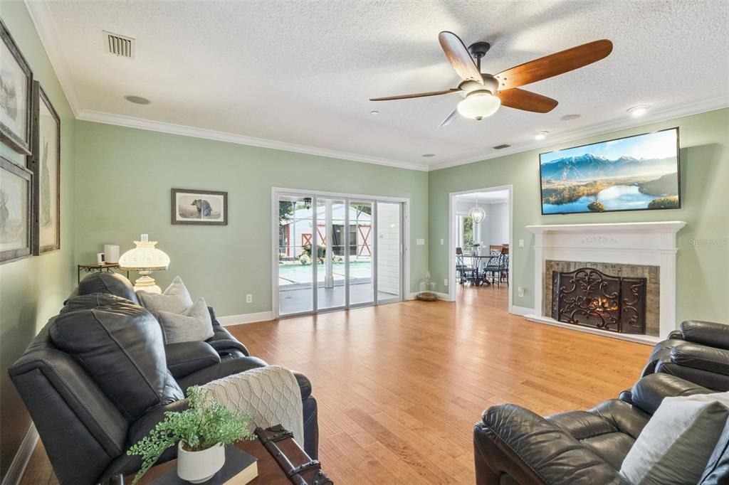 For Sale: $1,095,000 (4 beds, 3 baths, 3414 Square Feet)