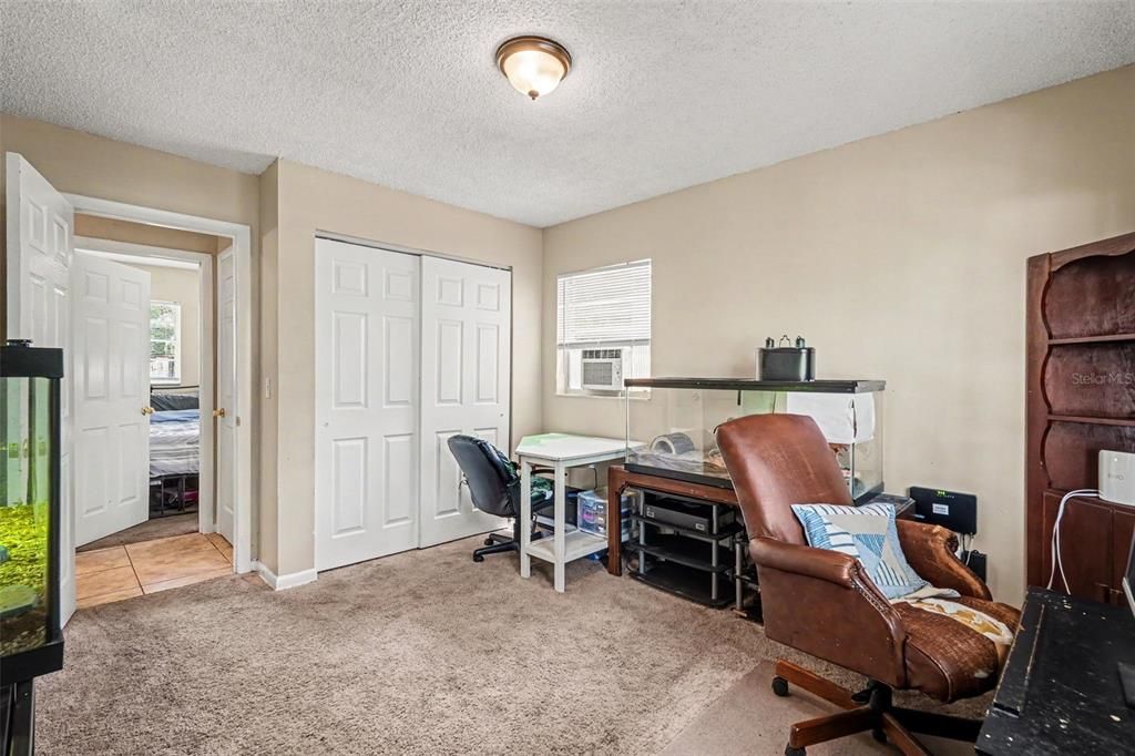 For Sale: $290,000 (4 beds, 2 baths, 1239 Square Feet)