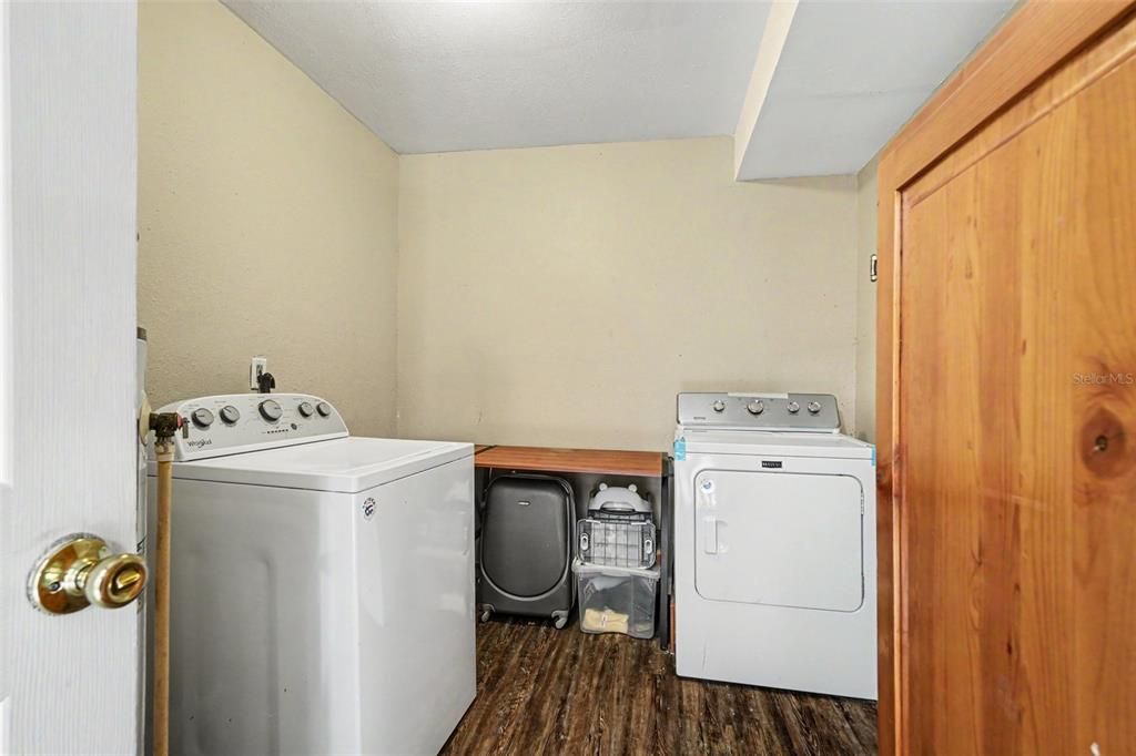 For Sale: $290,000 (4 beds, 2 baths, 1239 Square Feet)