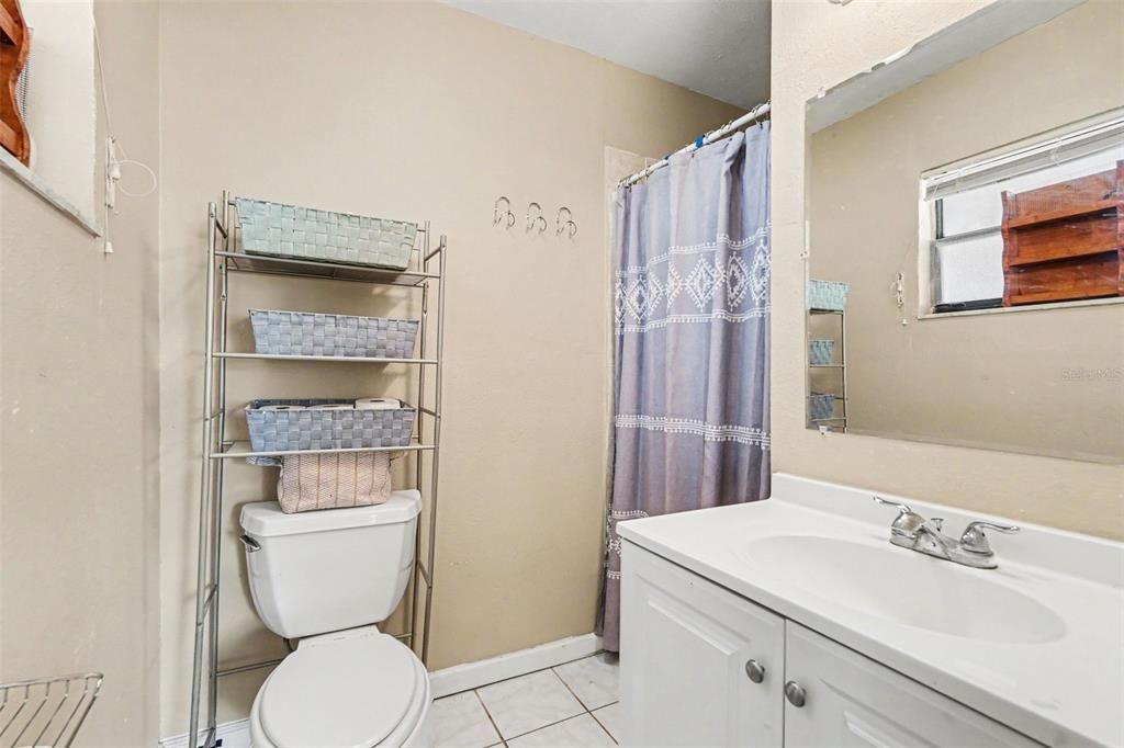 For Sale: $290,000 (4 beds, 2 baths, 1239 Square Feet)