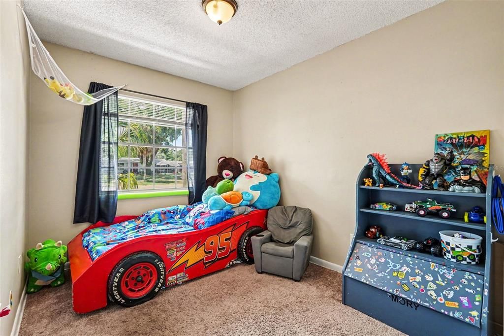 For Sale: $290,000 (4 beds, 2 baths, 1239 Square Feet)