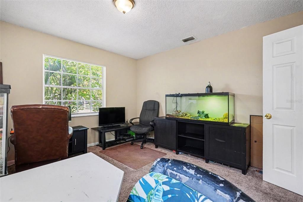 For Sale: $290,000 (4 beds, 2 baths, 1239 Square Feet)
