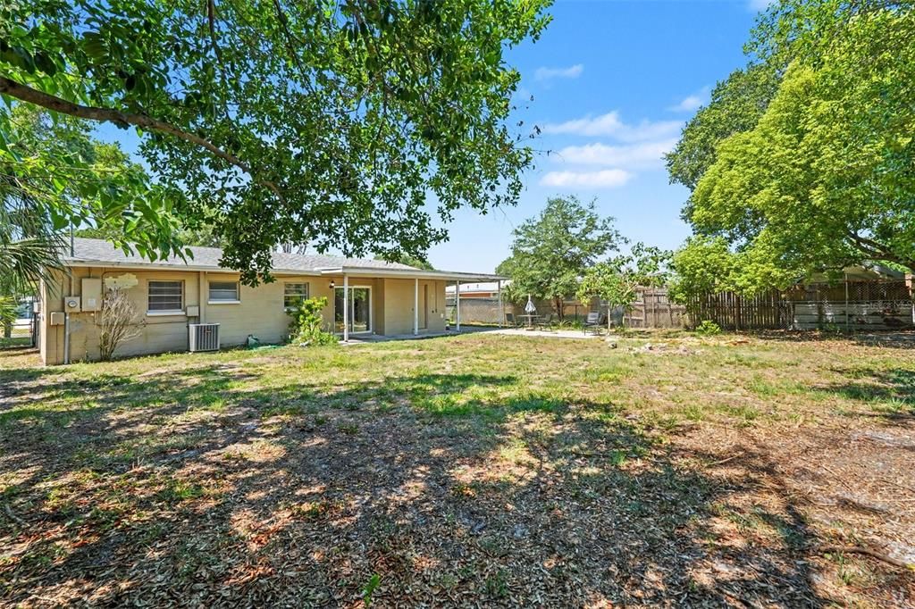 For Sale: $290,000 (4 beds, 2 baths, 1239 Square Feet)