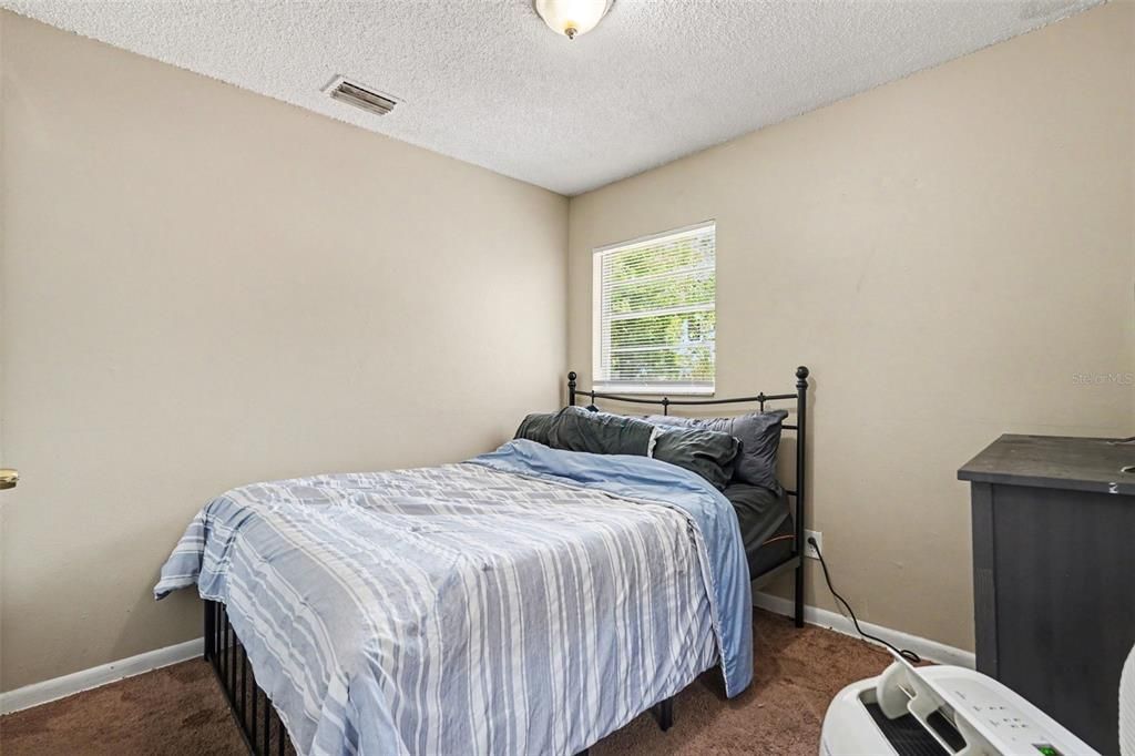 For Sale: $290,000 (4 beds, 2 baths, 1239 Square Feet)