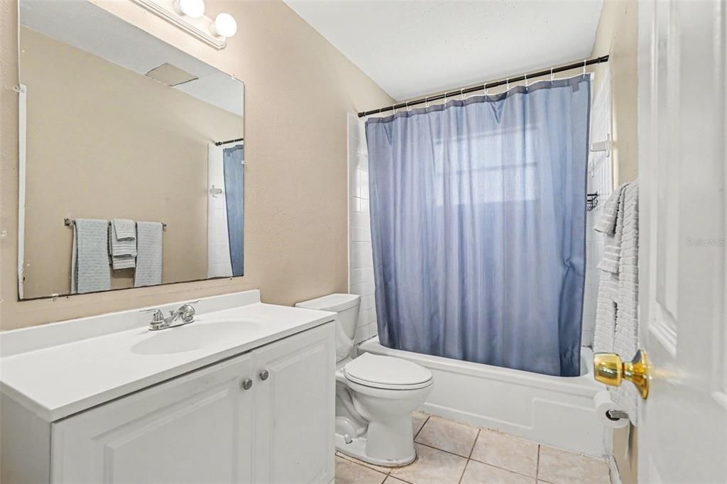For Sale: $290,000 (4 beds, 2 baths, 1239 Square Feet)