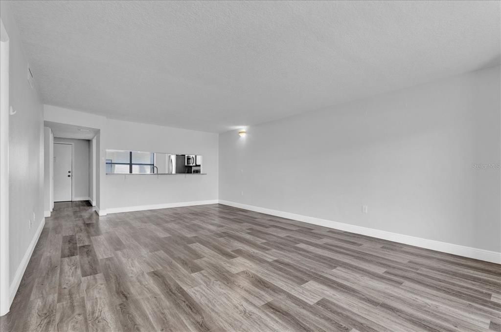 For Rent: $2,475 (2 beds, 2 baths, 1215 Square Feet)