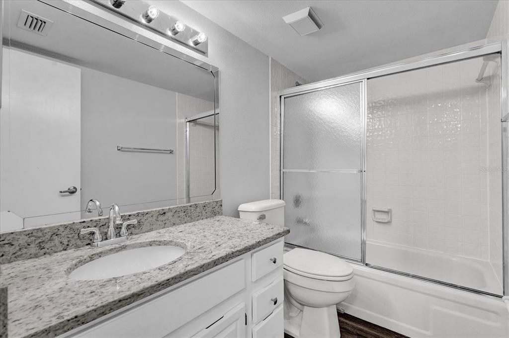 For Rent: $2,475 (2 beds, 2 baths, 1215 Square Feet)
