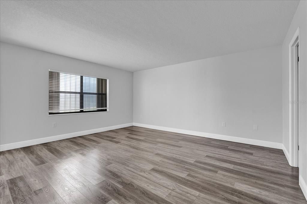 For Rent: $2,475 (2 beds, 2 baths, 1215 Square Feet)