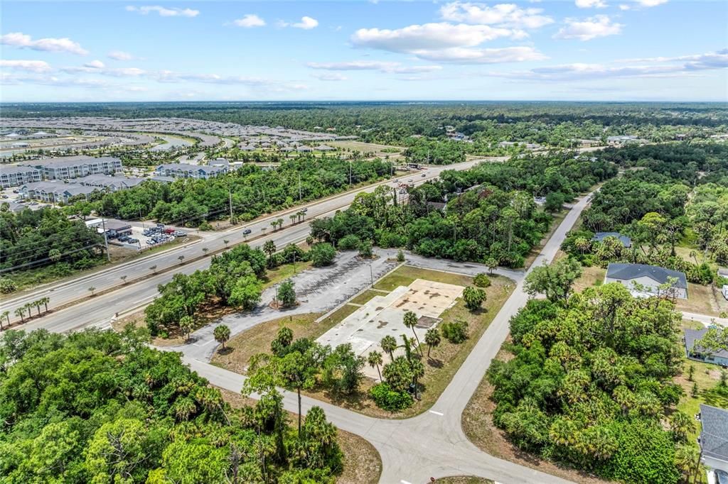 На продажу: $2,500,000 (2.21 acres)