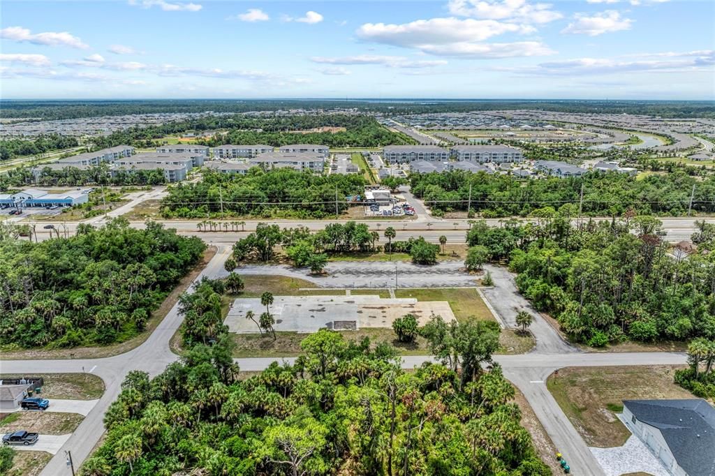 На продажу: $2,500,000 (2.21 acres)