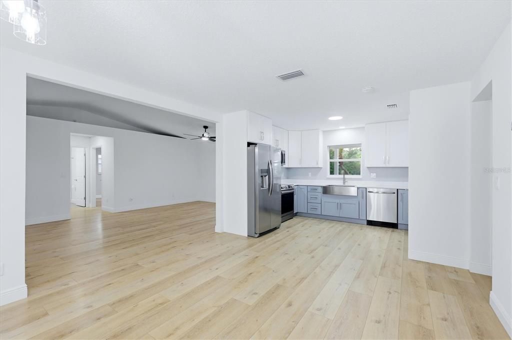 Active With Contract: $549,900 (3 beds, 2 baths, 1904 Square Feet)