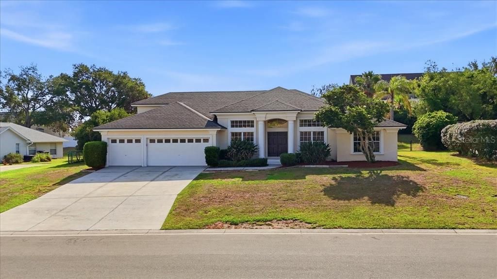For Sale: $579,000 (5 beds, 3 baths, 2746 Square Feet)