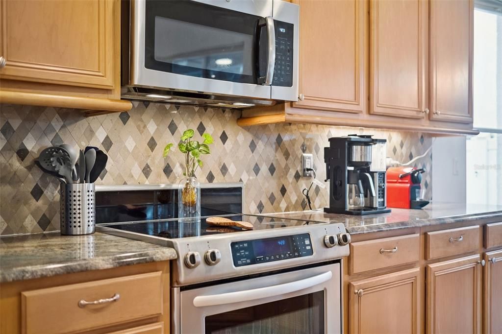 Active With Contract: $765,000 (5 beds, 4 baths, 3333 Square Feet)