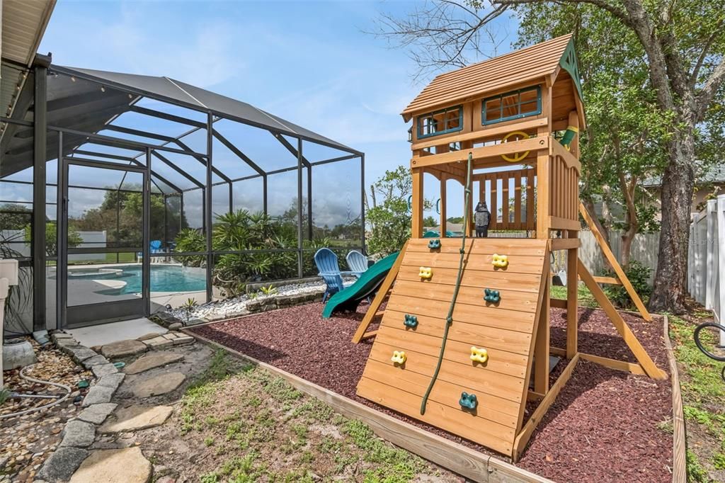 Active With Contract: $765,000 (5 beds, 4 baths, 3333 Square Feet)